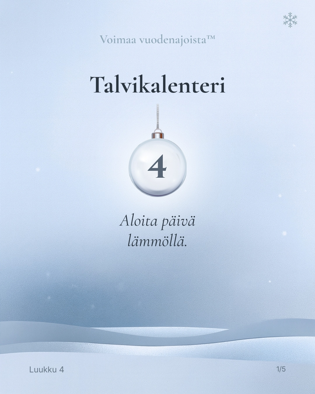 Talvikalenterin kansikuva, vaalea sininen talvitausta ja numeroitu luukku, jossa teksti “Talvikalenteri” ja päivämäärä.